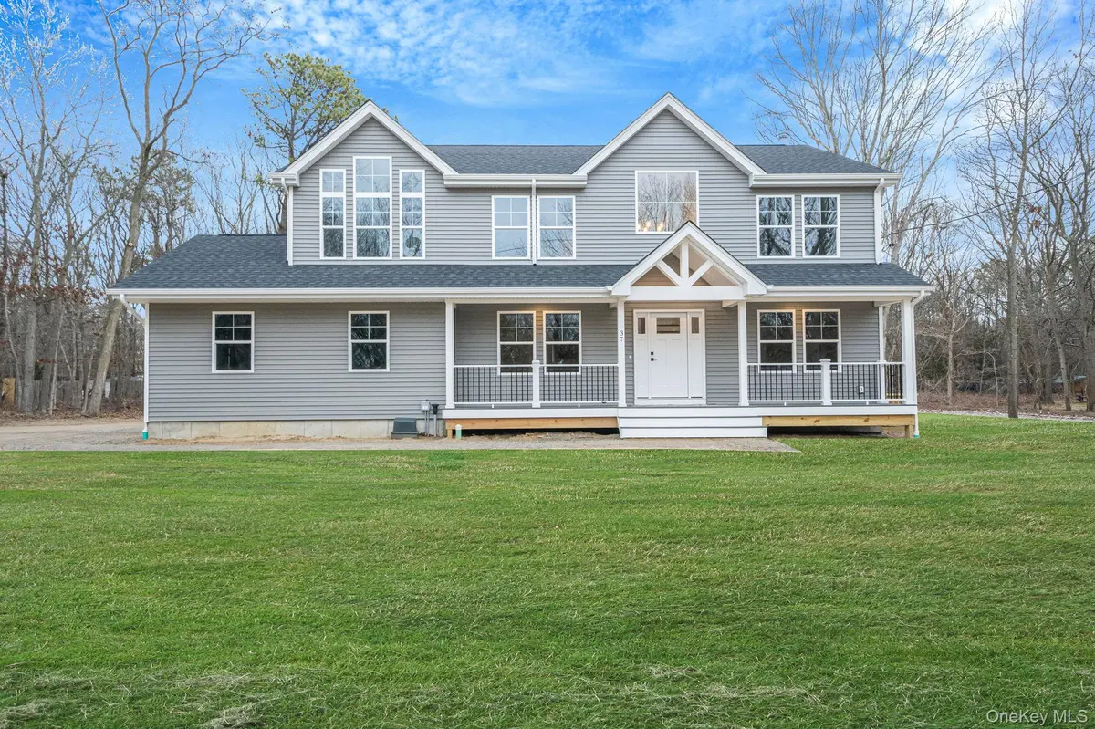 63B Blydenburgh RD, Centereach, NY 11720