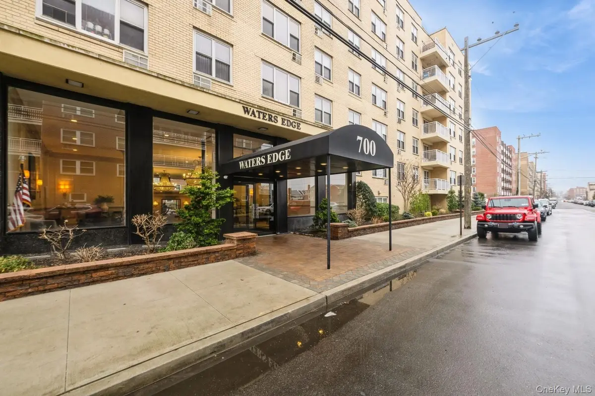 700 Shore RD #4O, Long Beach, NY 11561