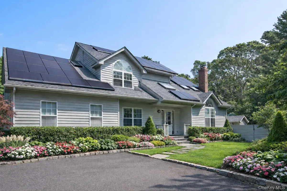 97 Spring Close HWY, East Hampton, NY 11937