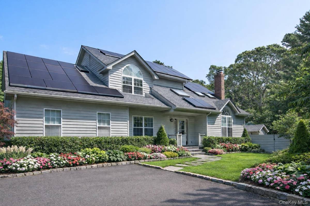 97 Spring Close HWY, East Hampton, NY 11937