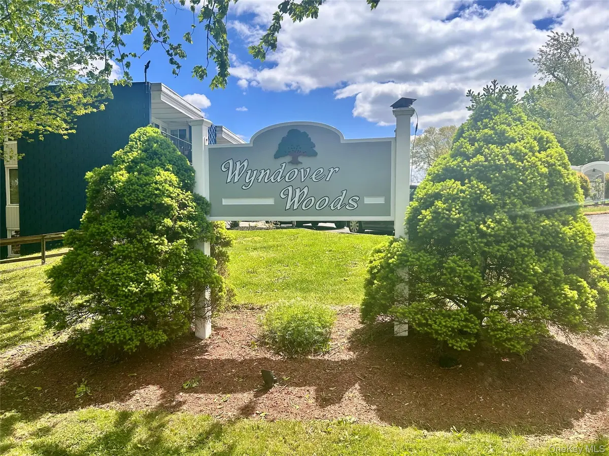 9 Wyndover Woods LN #23, White Plains, NY 10603