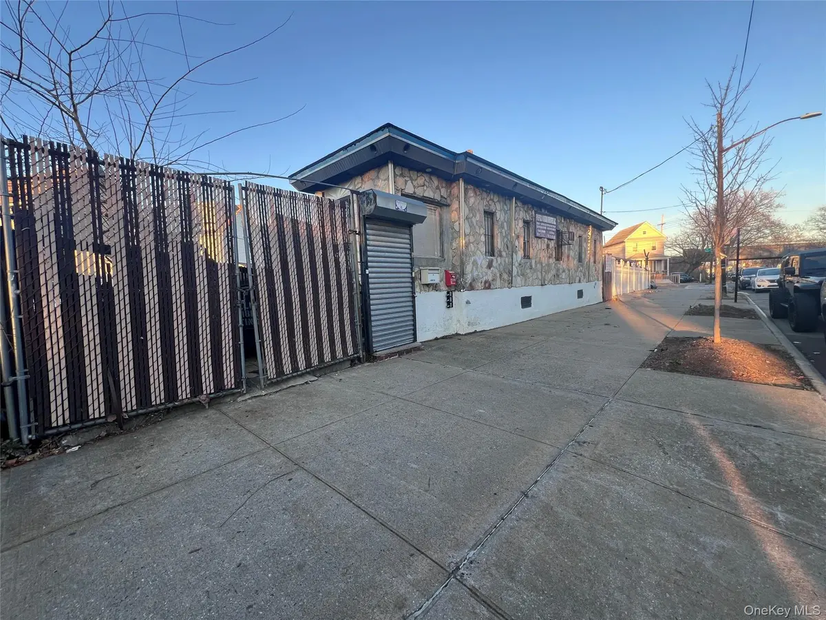 159-11 Linden BLVD, Jamaica, NY 11434