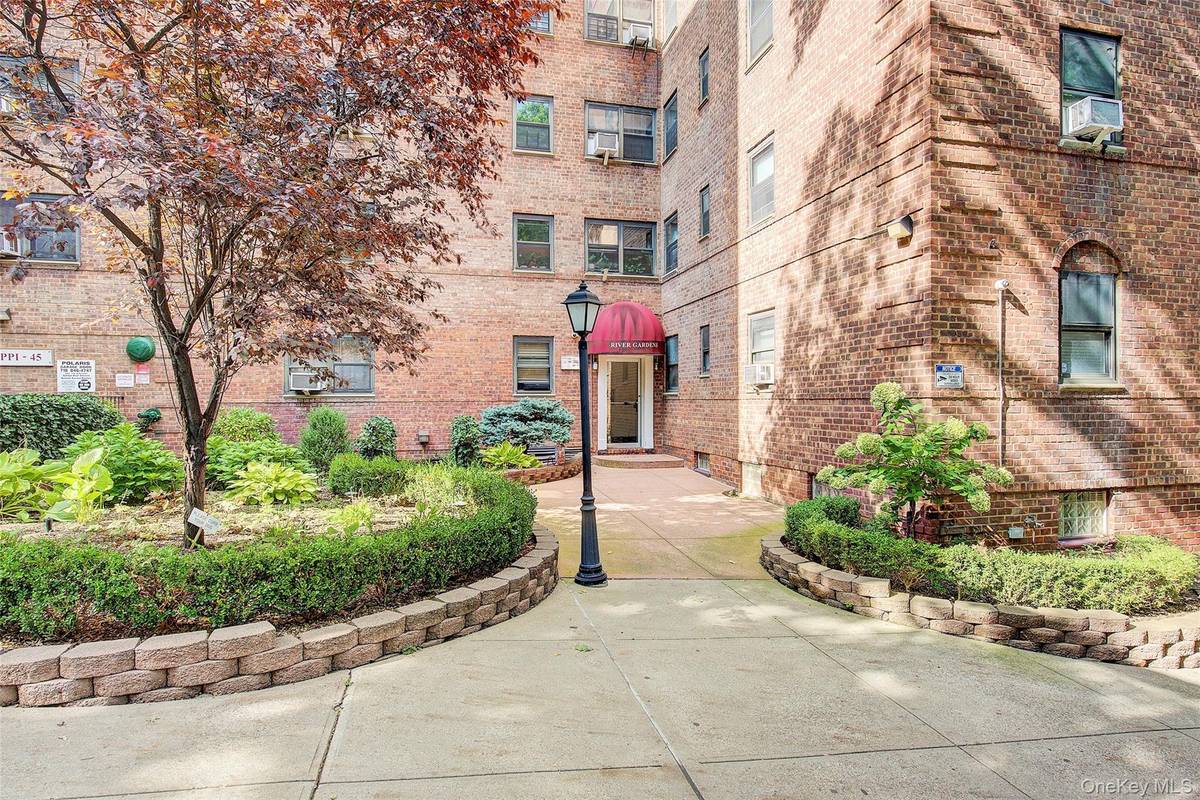 102-45 67th RD #1P, Forest Hills, NY 11375