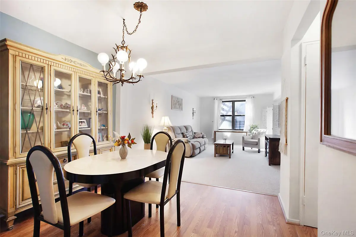 22424 Union TPKE #2O, Oakland Gardens, NY 11364