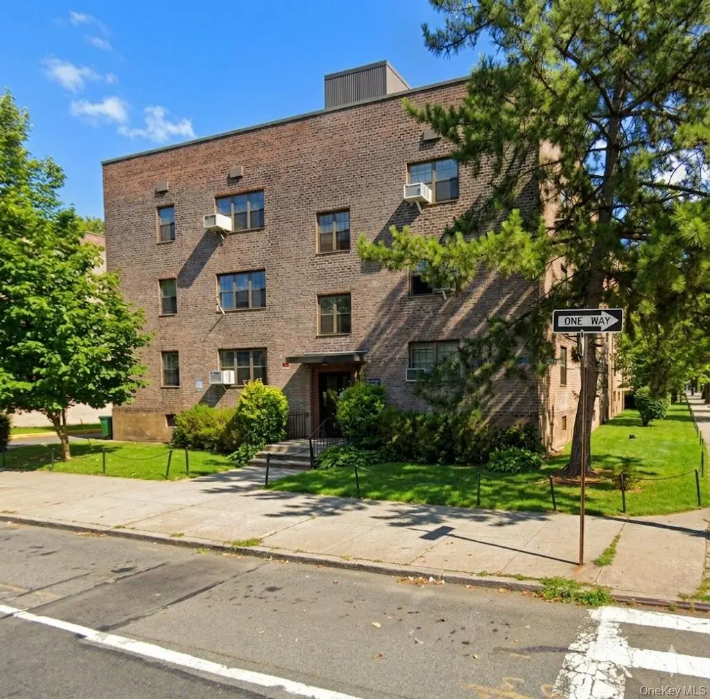 144-04 78th AVE #3K, Flushing, NY 11367