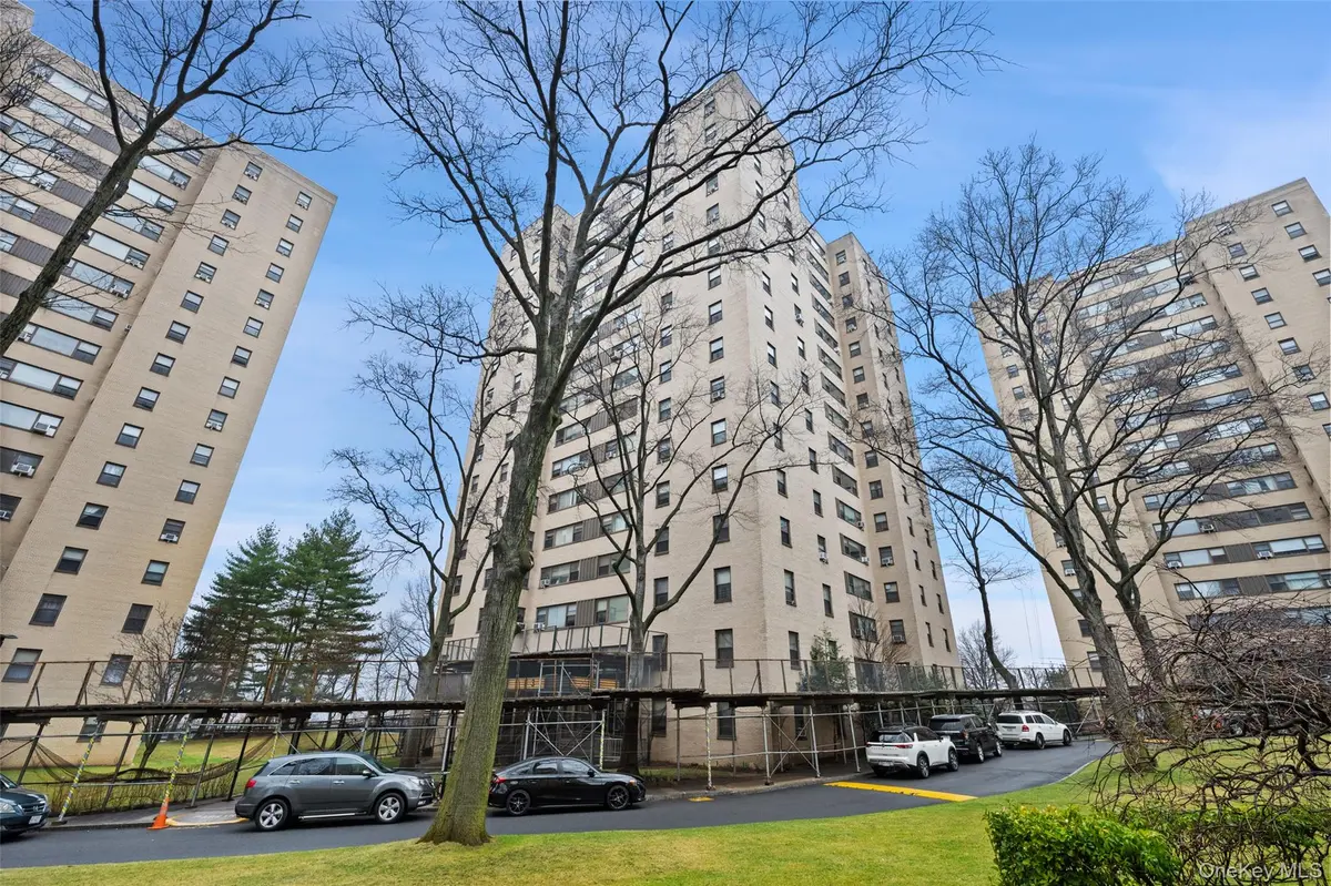 3 Fordham Hill Oval Av #10B, Bronx, NY 10468