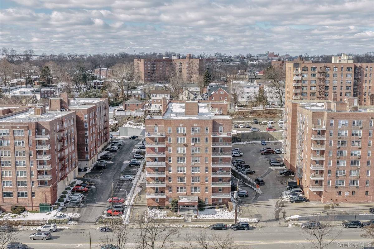 345 Bronx River RD #4D, Yonkers, NY 10704