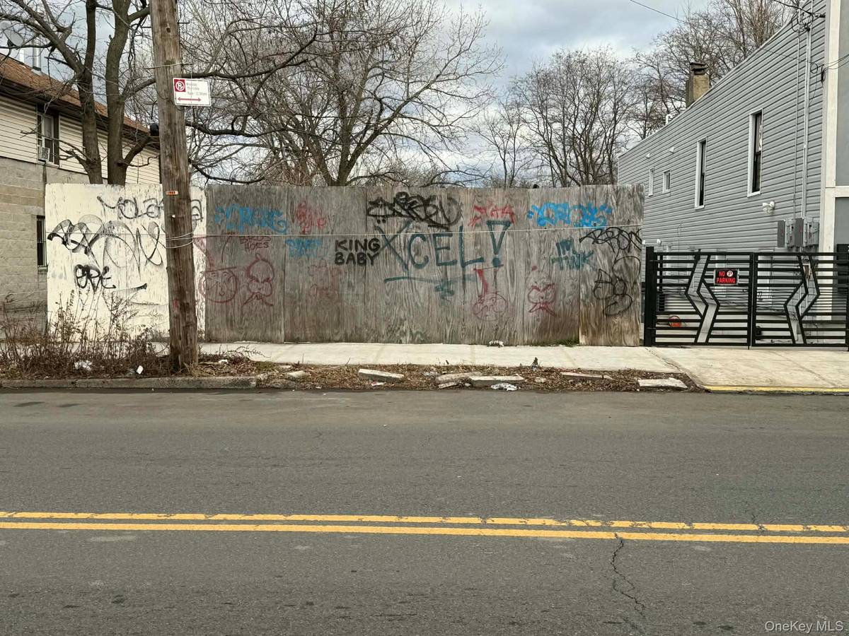 983 Crescent ST, Brooklyn, NY 11208
