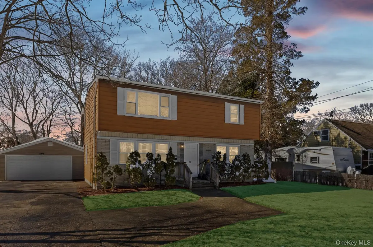 183 Mark Tree RD, Centereach, NY 11720
