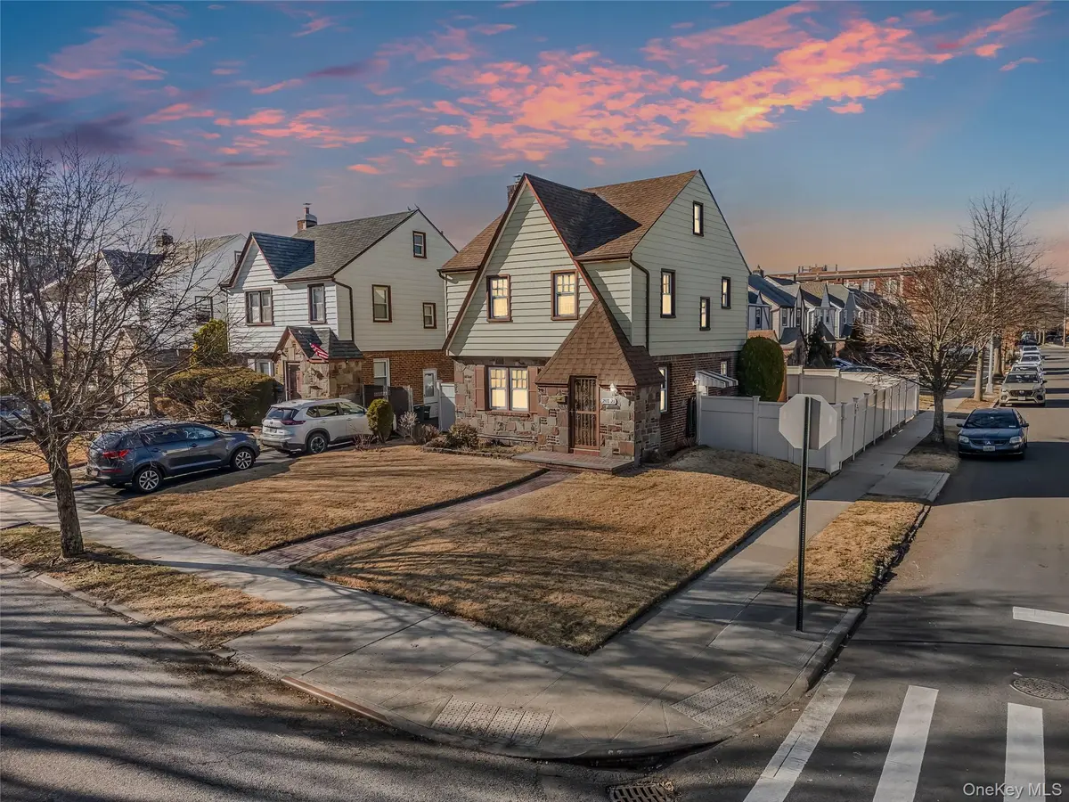 248-21 87th AVE, Bellerose, NY 11426