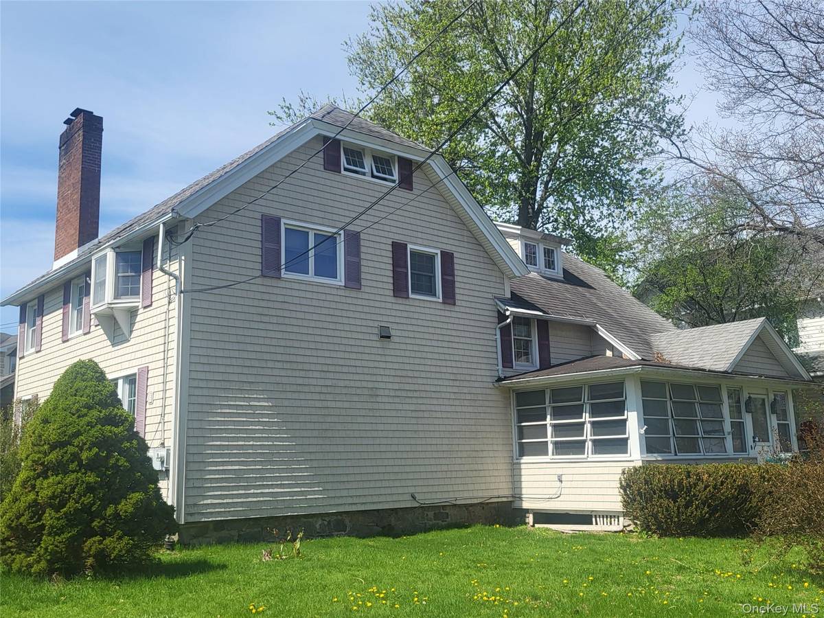 7 Hambletonian AVE, Chester, NY 10918