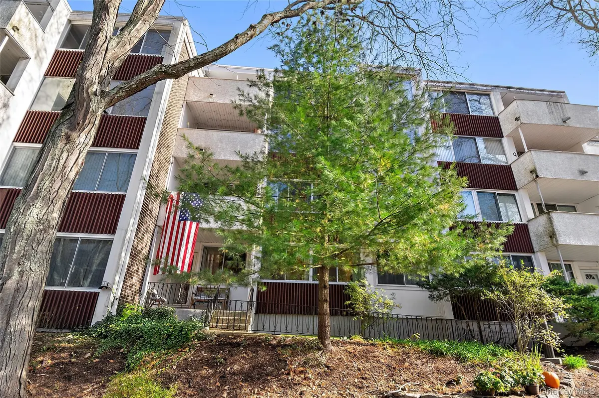 1005 Colony DR, Hartsdale, NY 10530