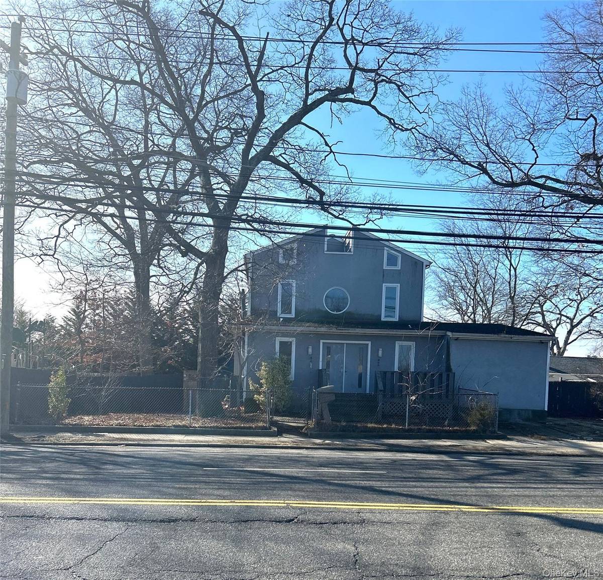90 Jerusalem AVE, Massapequa, NY 11758