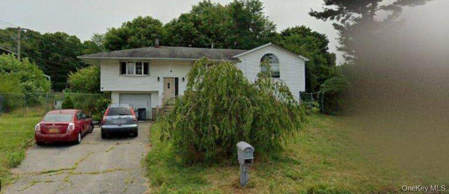 2 Partridge LN, East Setauket, NY 11733