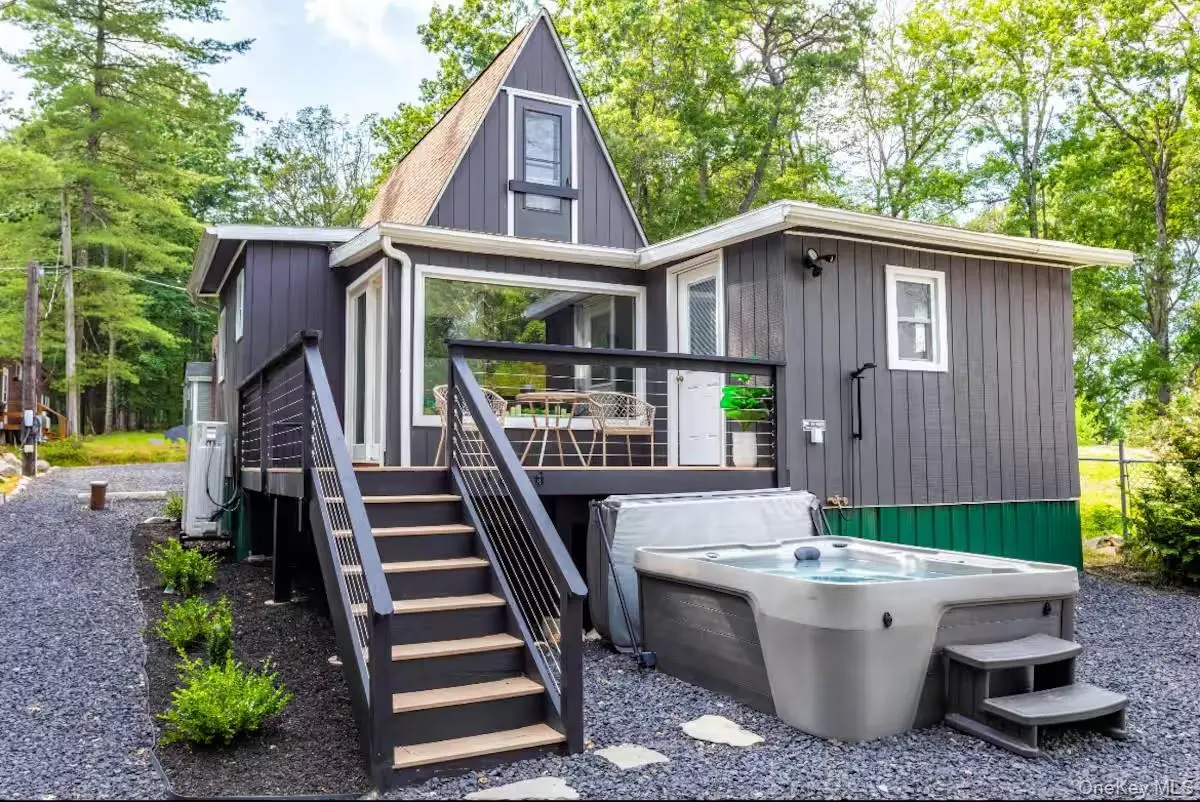 44 Delaware TRL, Glen Spey, NY 12737