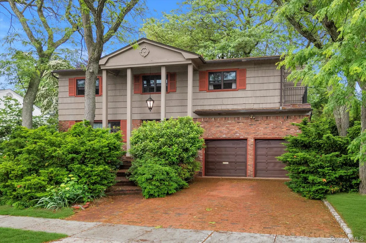 740 Kearny DR, North Woodmere, NY 11581