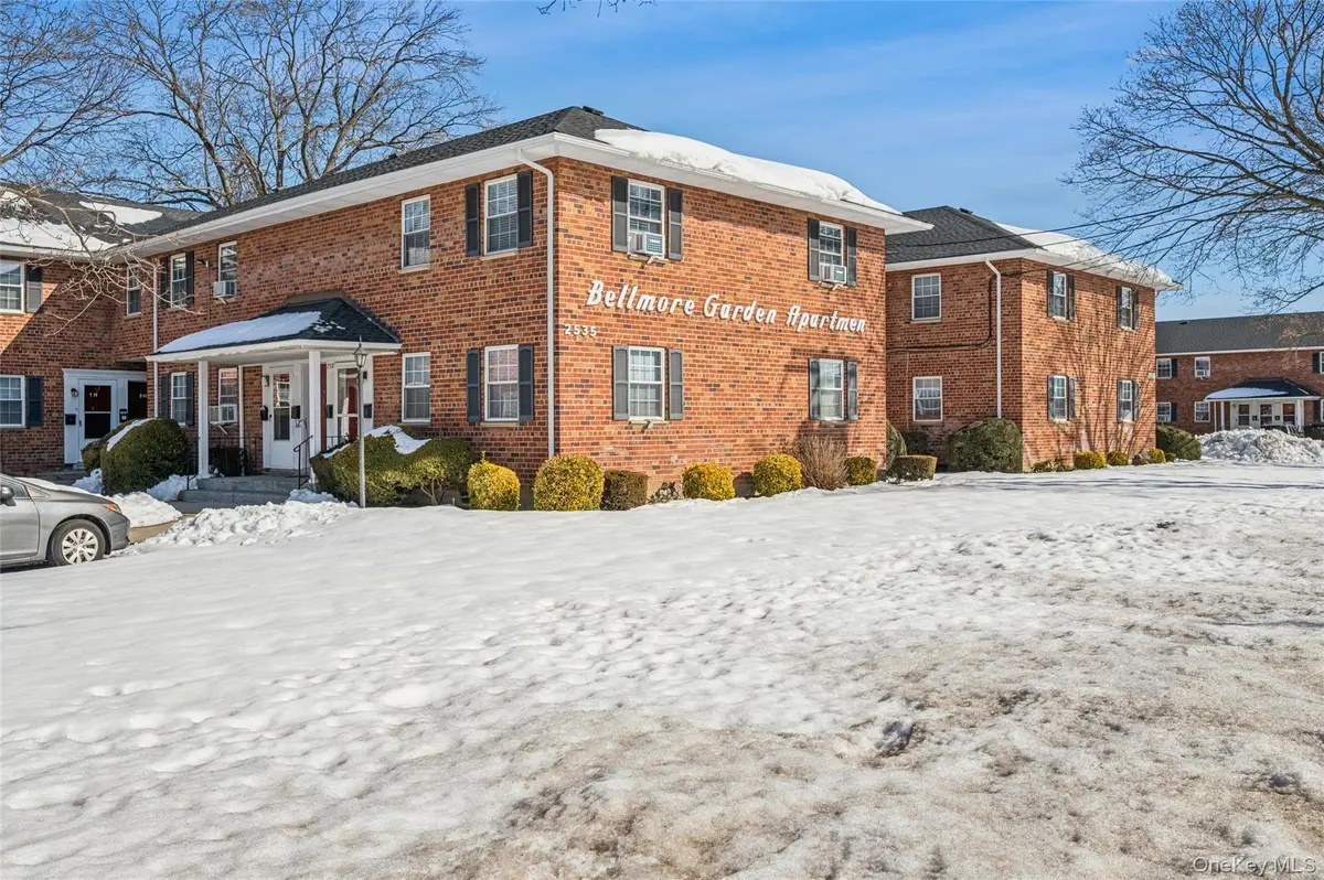 2537 Jerusalem AVE #2J, North Bellmore, NY 11710