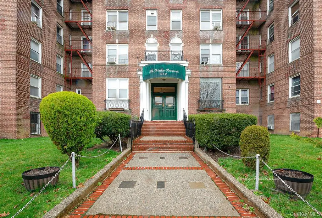 14325 84th DR #2E, Jamaica, NY 11435