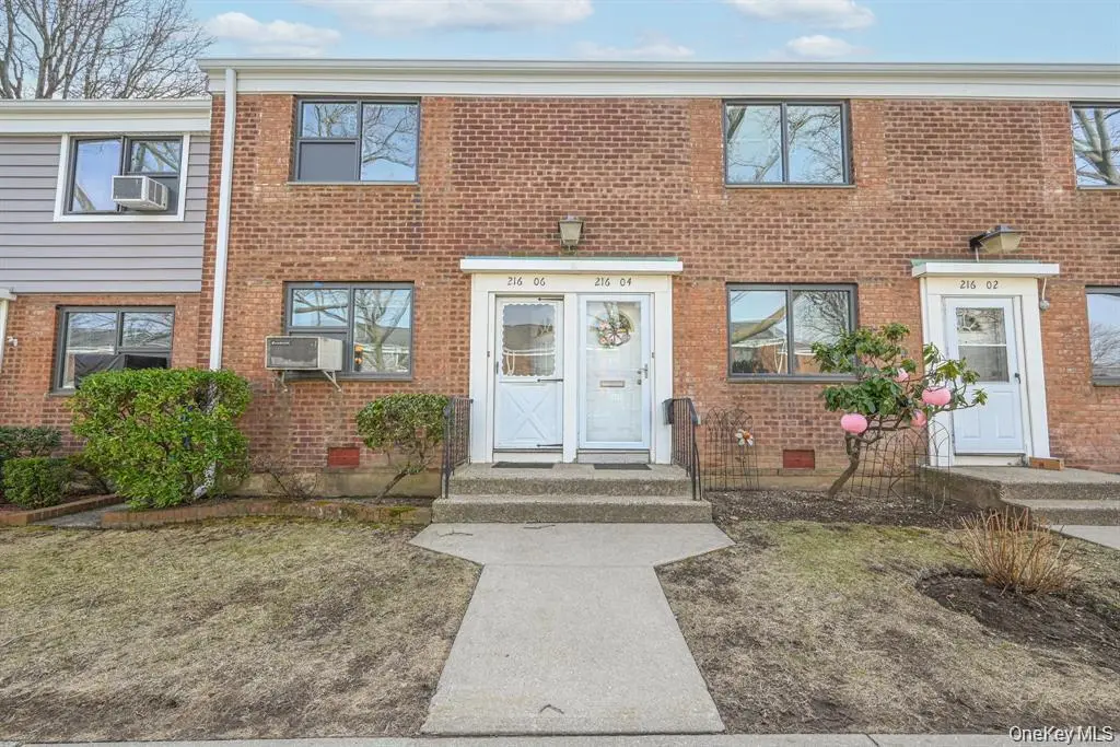21606 68th AVE #DUPLE, Oakland Gardens, NY 11364