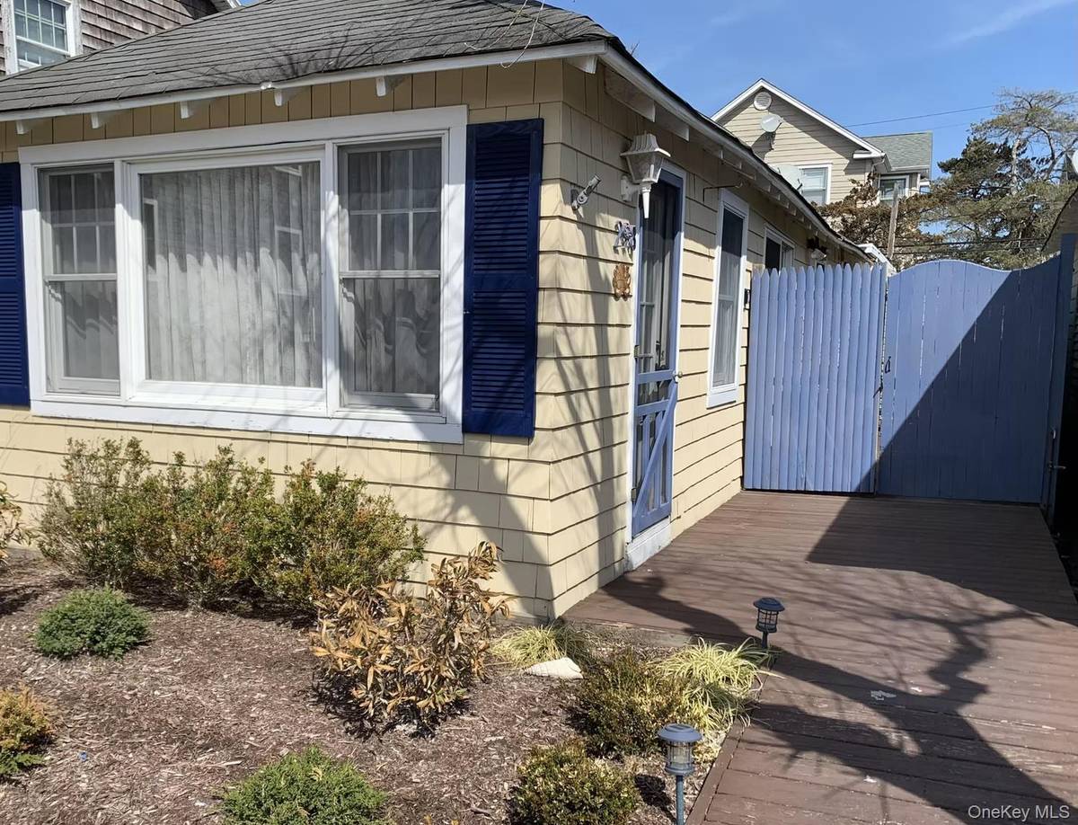 298 Cottage WALK, Ocean Beach, NY 11770