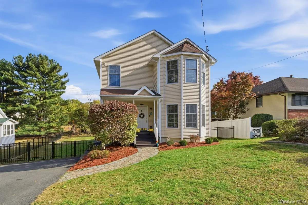 28 Hewitt ST, Garnerville, NY 10923