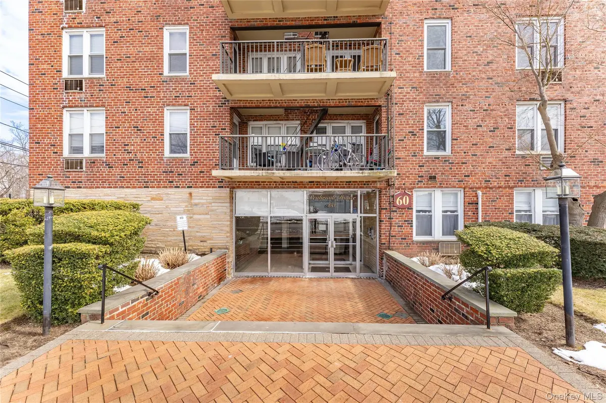 60 Hempstead AVE #2K, Lynbrook, NY 11563