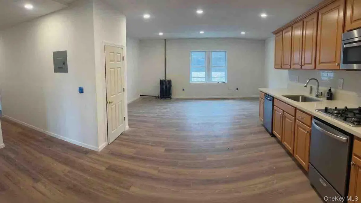 369 Warburton AVE #2B, Yonkers, NY 10701