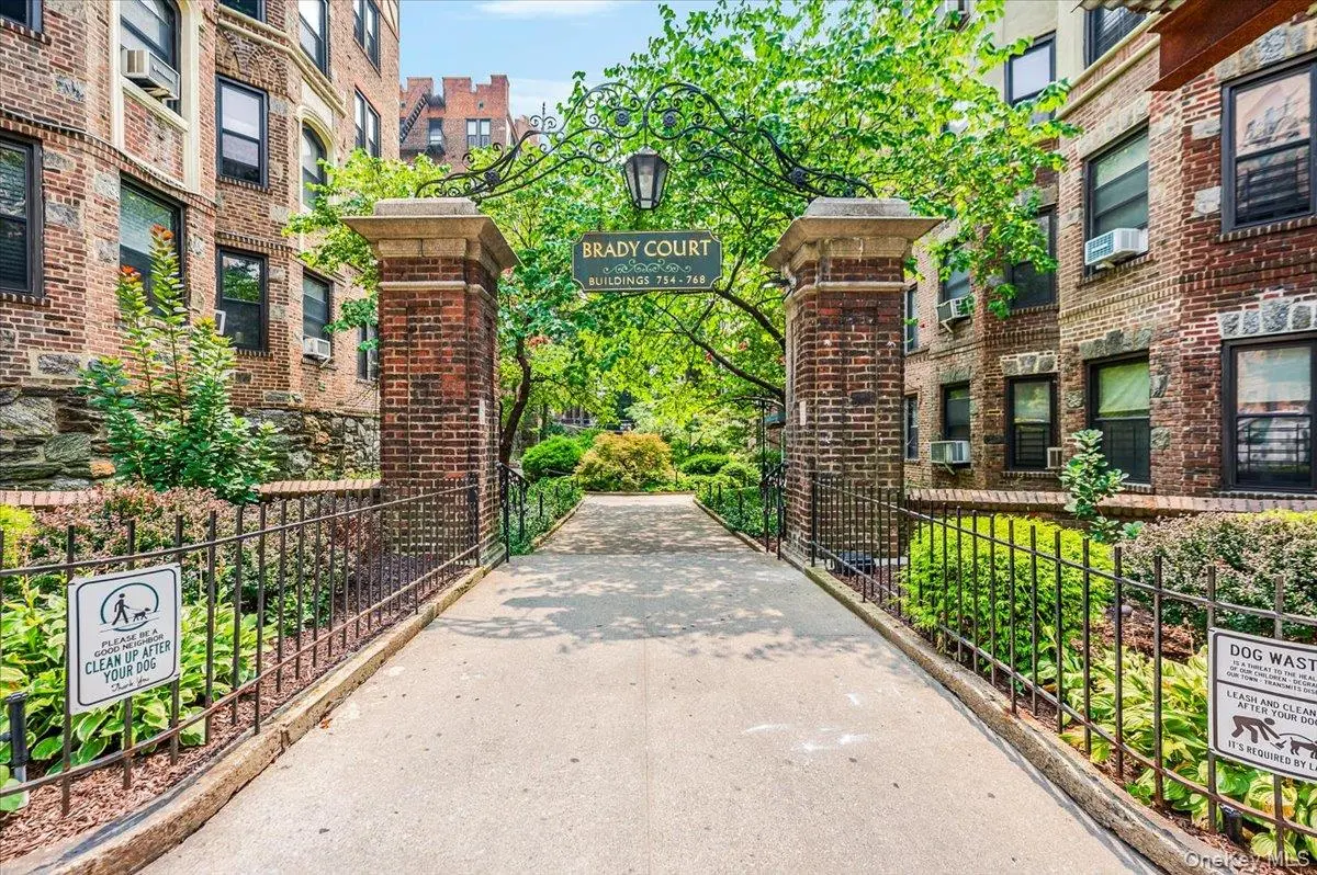 758 Brady CT #214, Bronx, NY 10462