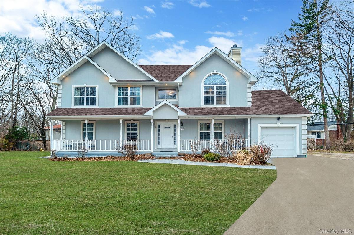 6 Denmark CT, Huntington, NY 11743
