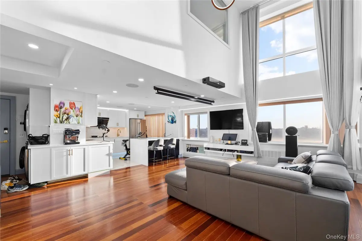 43-18 Main ST #12/14A, Flushing, NY 11355