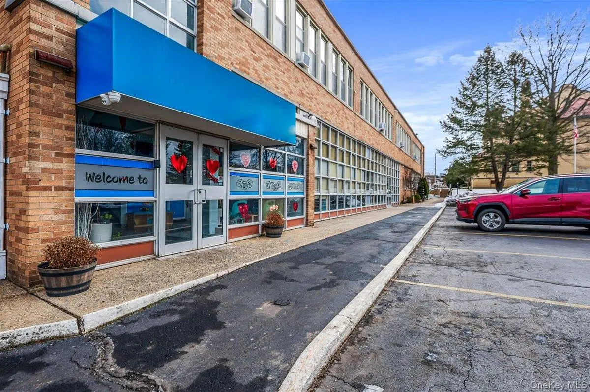 1346 Broadway, Hewlett, NY 11557