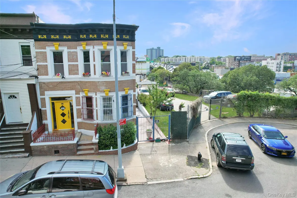 1746 Anthony AVE, Bronx, NY 10457
