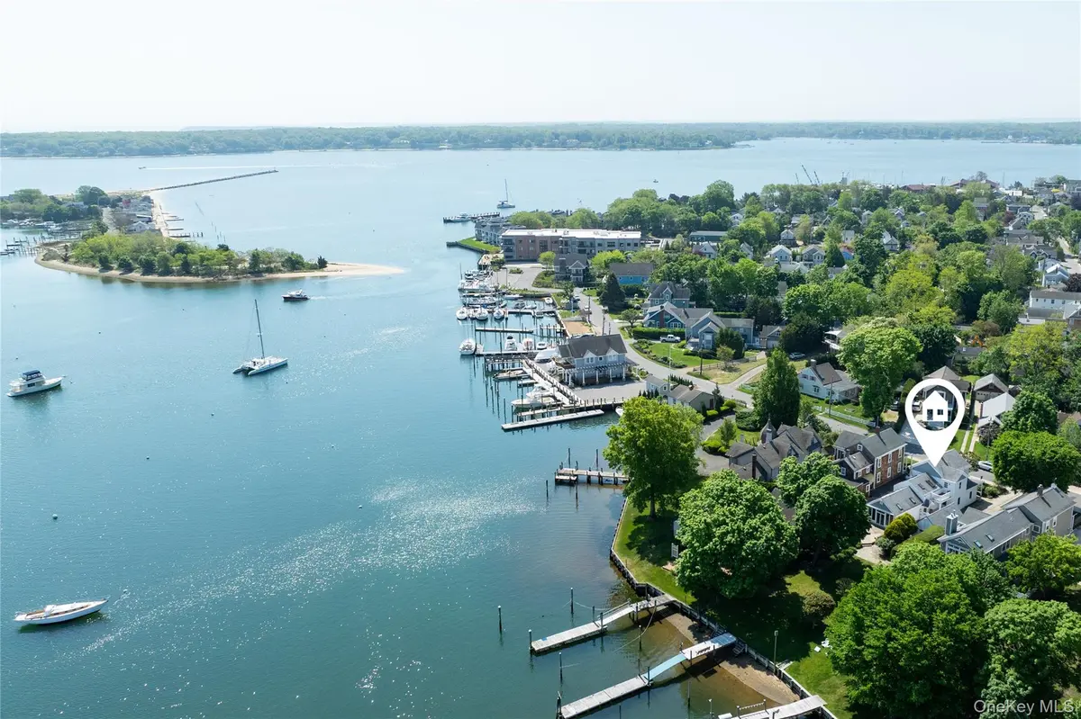 168 Sterling ST, Greenport, NY 11944
