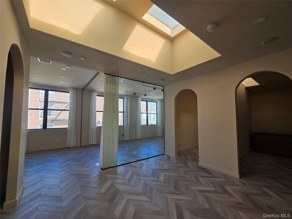 39-11-13 Bell Blvd BLVD #2Fl, Bayside, NY 11361