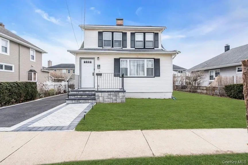 41 Jerome AVE, Mineola, NY 11501