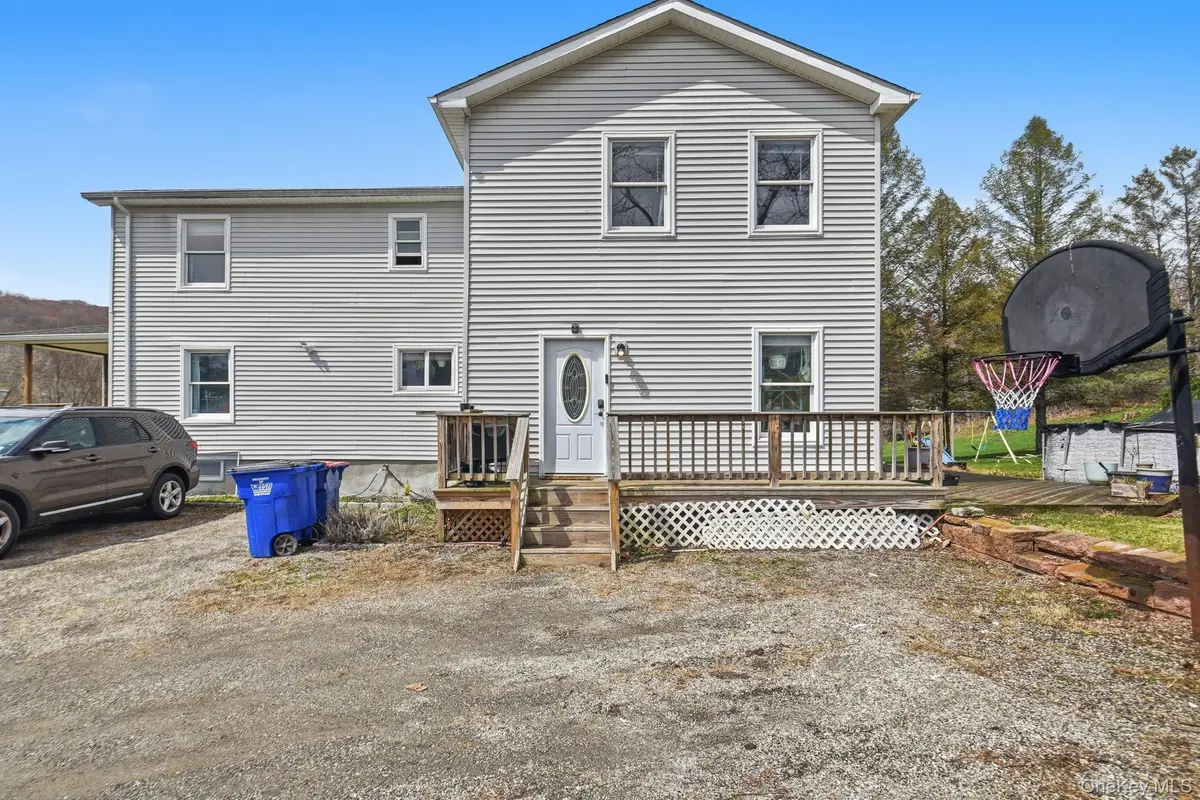 41 Beilke RD, Millerton, NY 12546