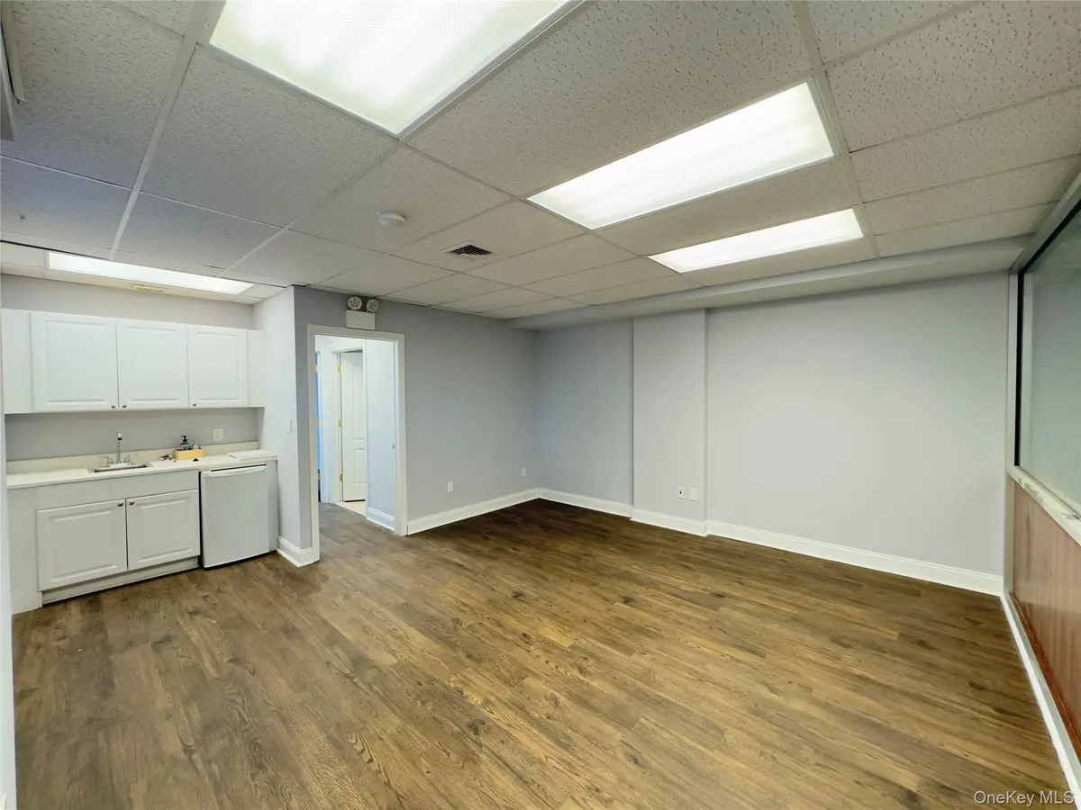 42-22 213 Street level1 bayside, Bayside, NY 11361