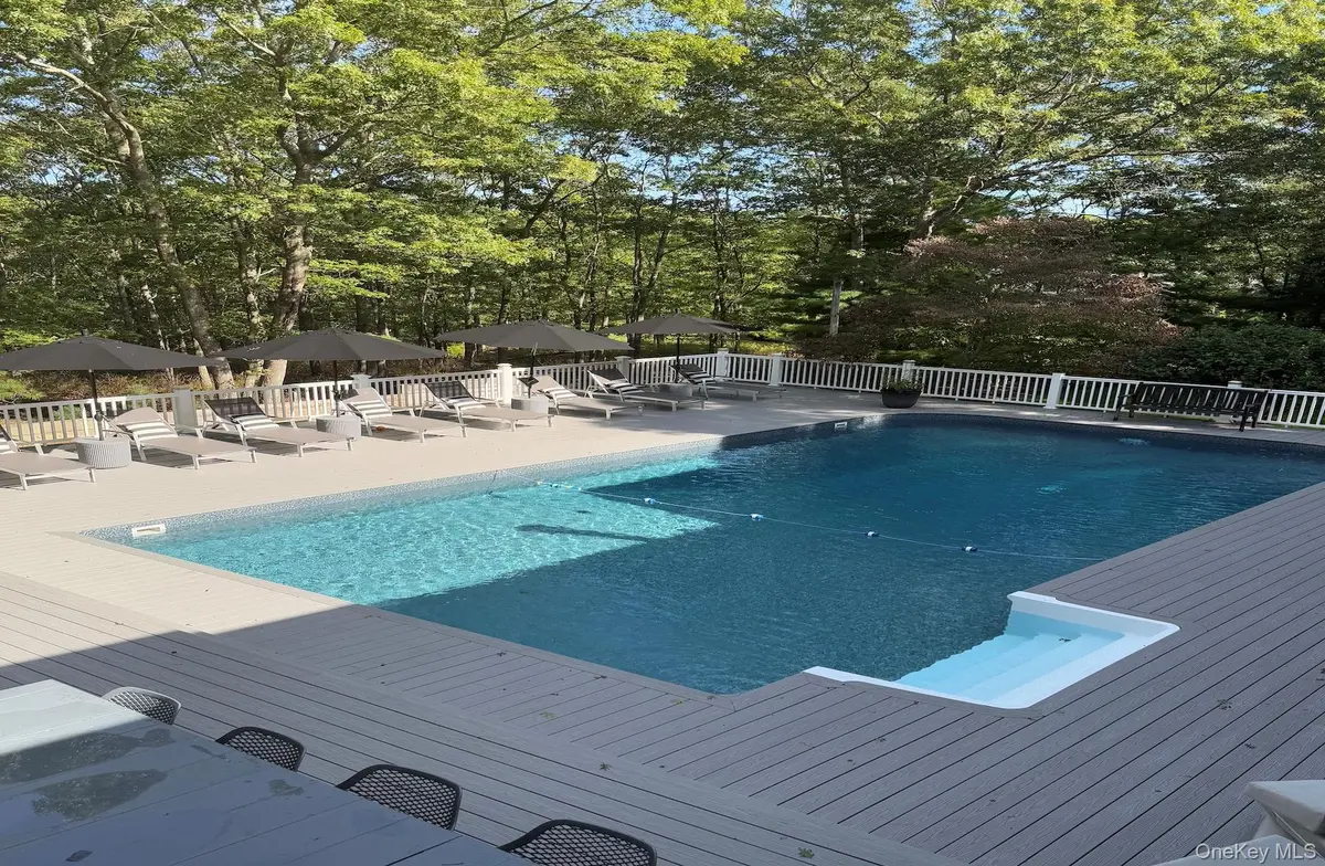 30 Squires BLVD, Hampton Bays, NY 11946