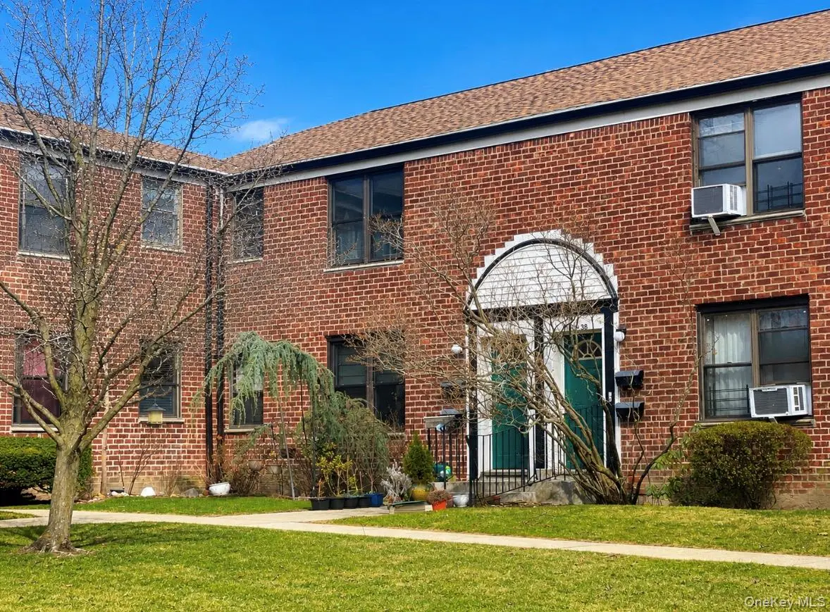 19640 67th AVE #2nd FL, Fresh Meadows, NY 11365
