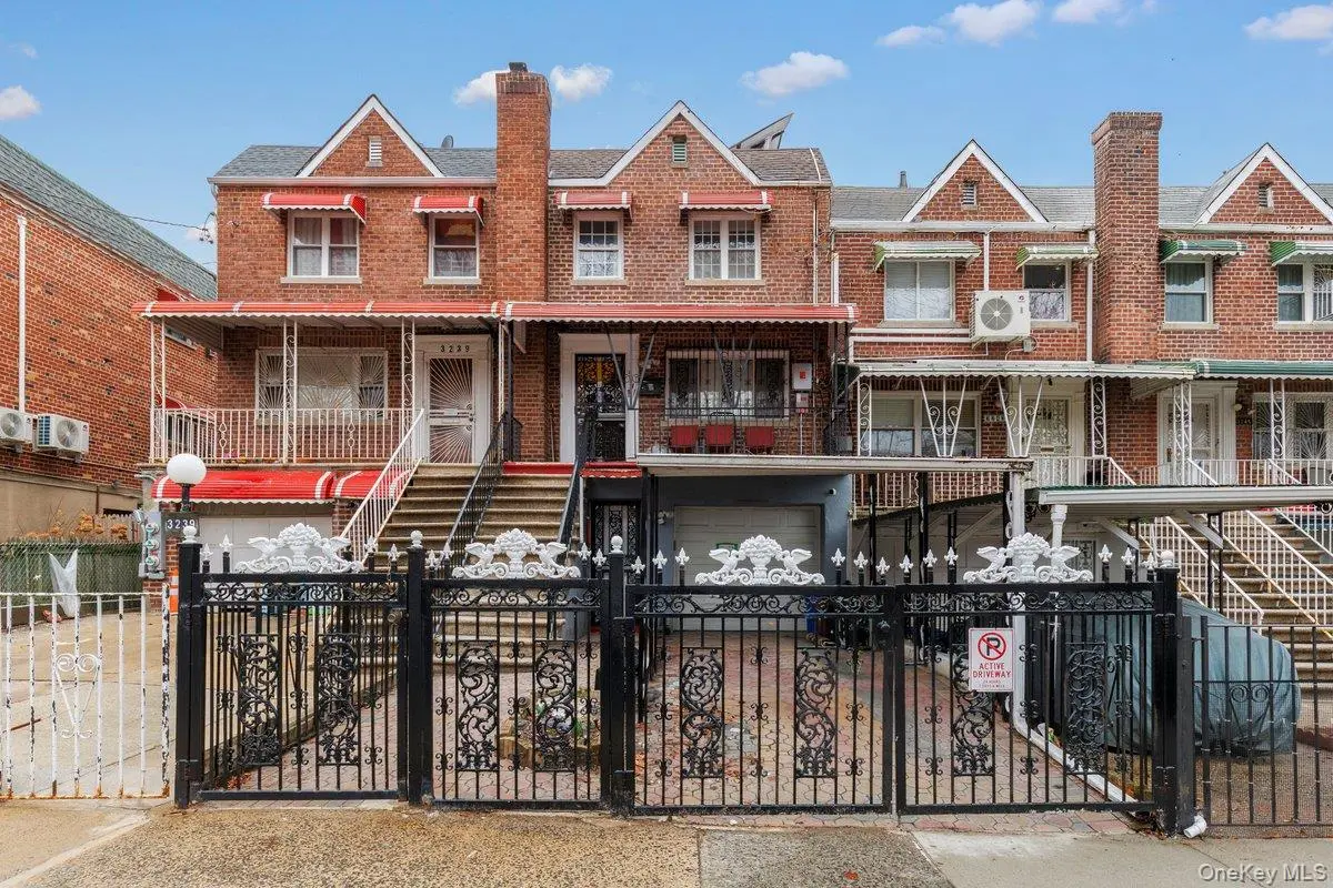 3241 Colden AVE, Bronx, NY 10469