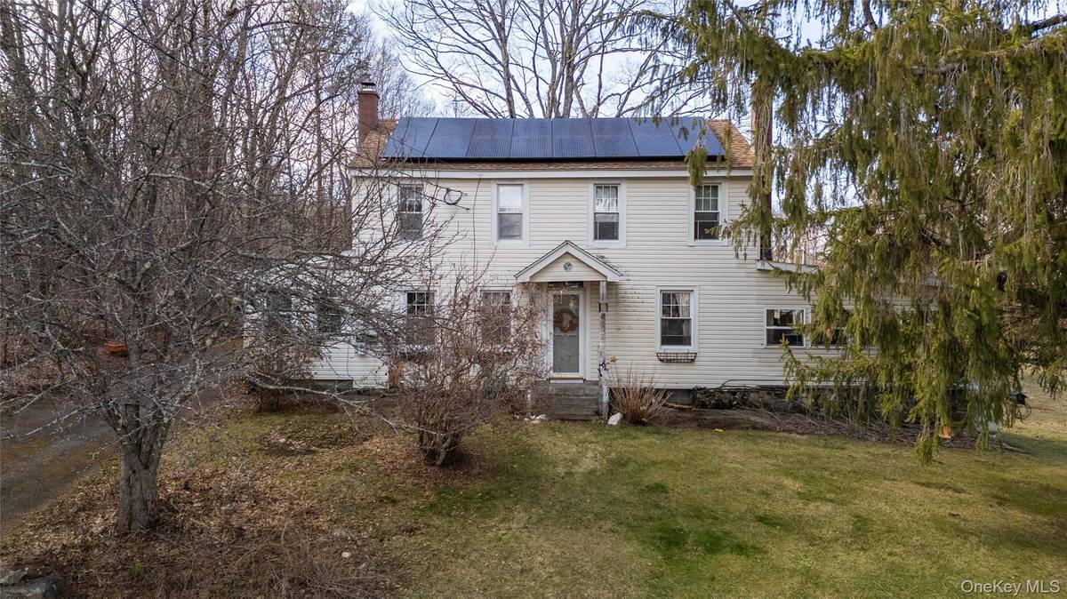 26 Bloody Hill RD, Craryville, NY 12521