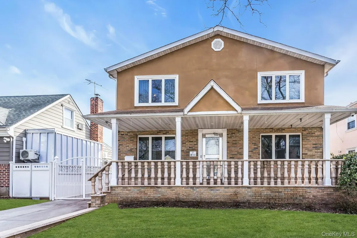 81-43 262nd ST, Glen Oaks, NY 11004
