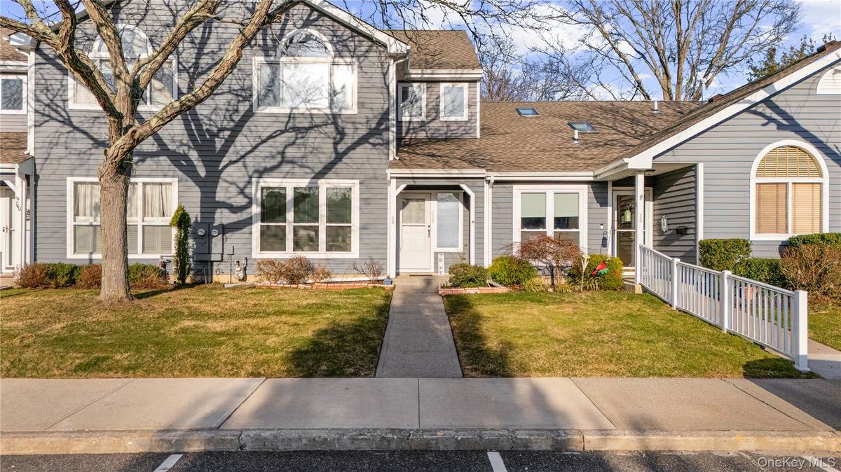 738 Birchwood Park DR, Middle Island, NY 11953