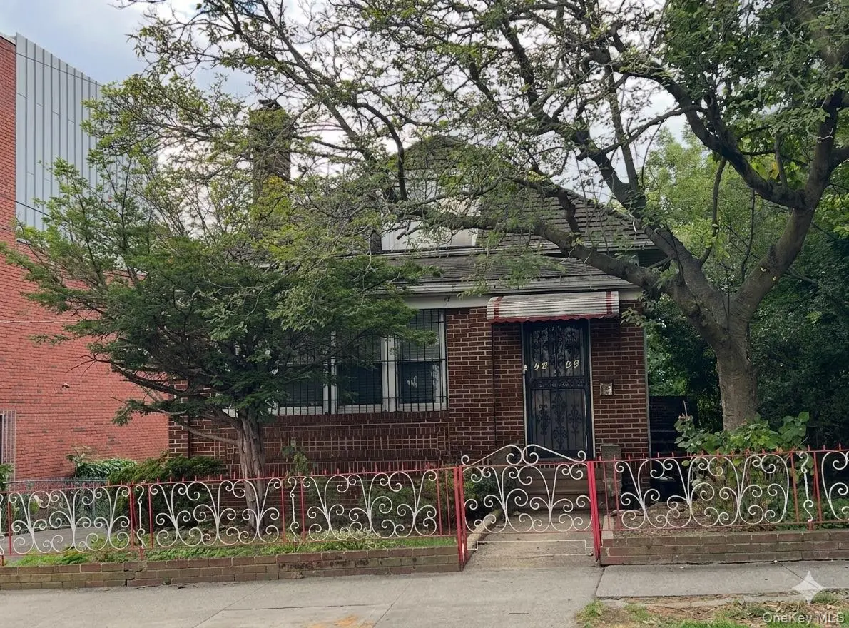 72-46 45TH AVE, Woodside, NY 11377