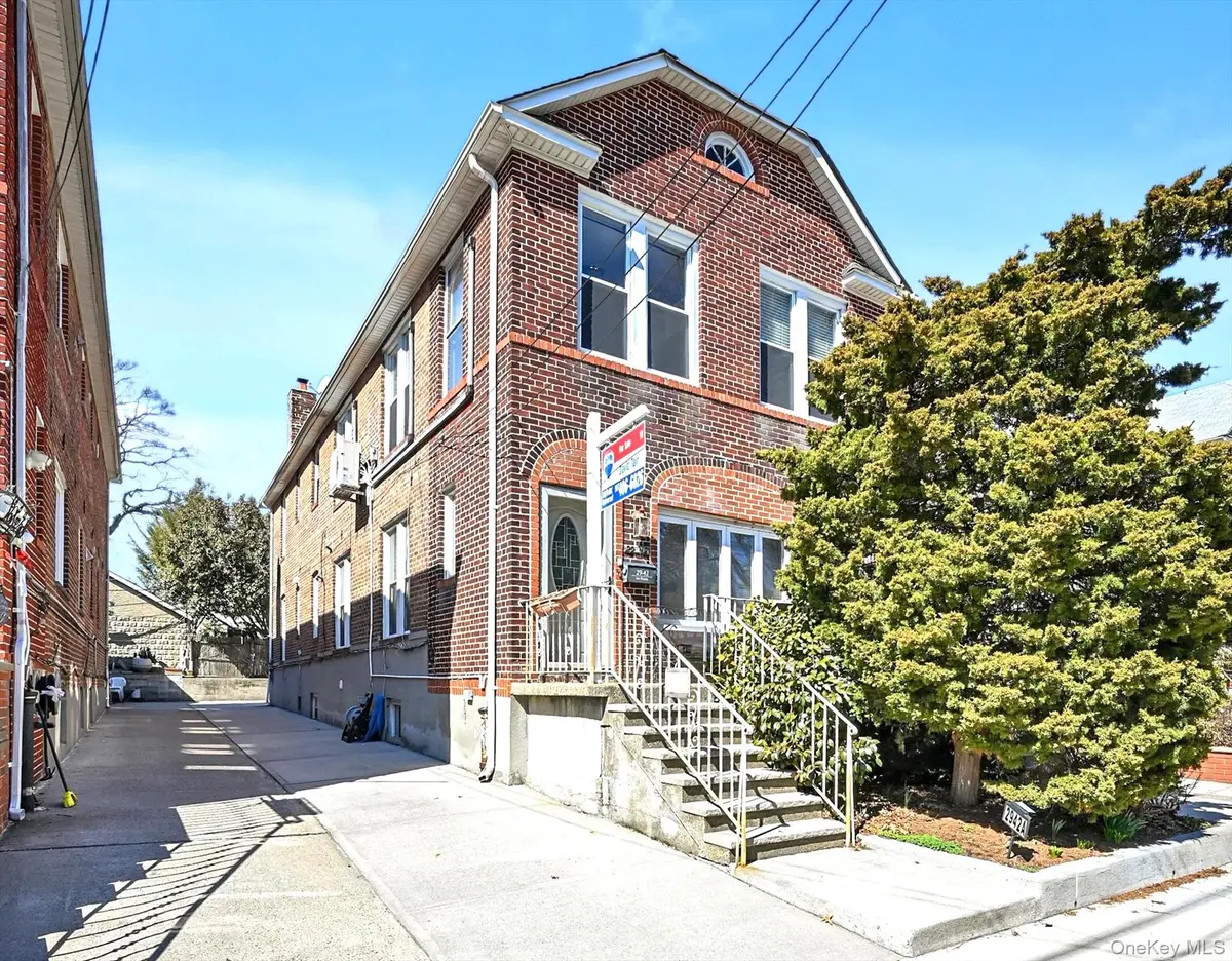 29-42 164th ST, Flushing, NY 11358