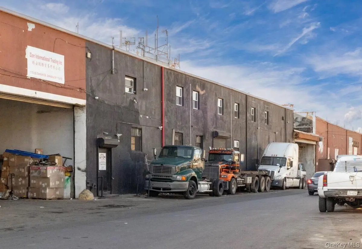 110-60 Dunkirk ST, Jamaica, NY 11433