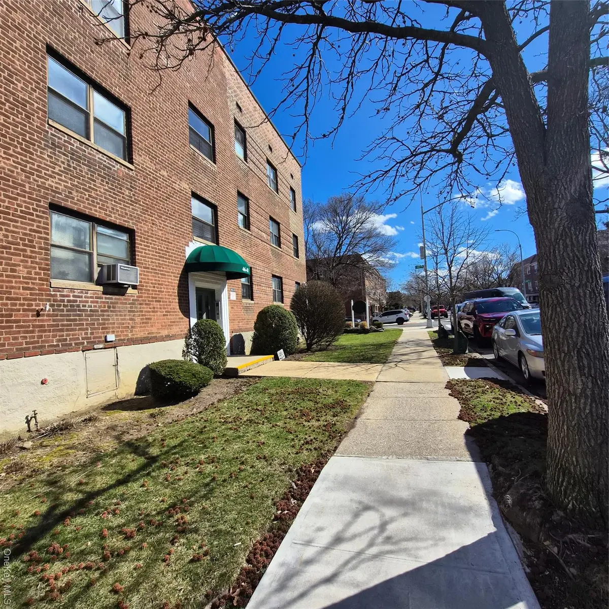 46-41 215 ST #2B, Bayside, NY 11361