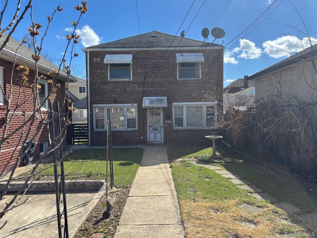 12212 6th AVE, College Point, NY 11356