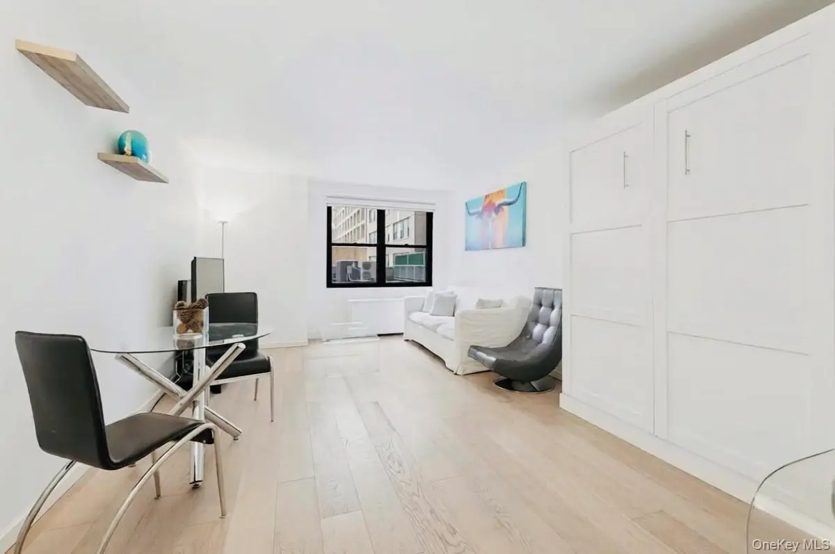 165 W 66th ST #2L, New York (manhattan), NY 10023