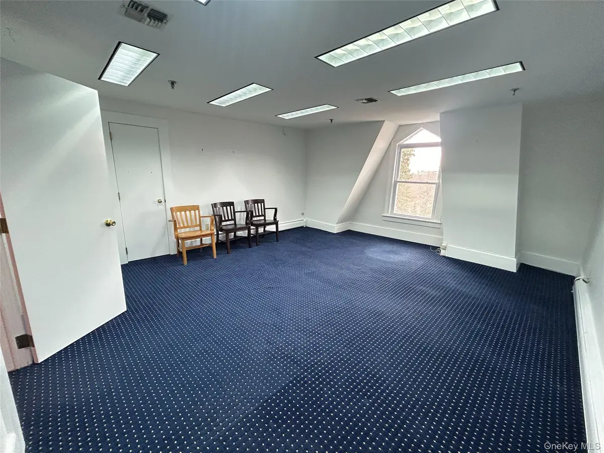75 N Middletown RD #Third Floor, Nanuet, NY 10954